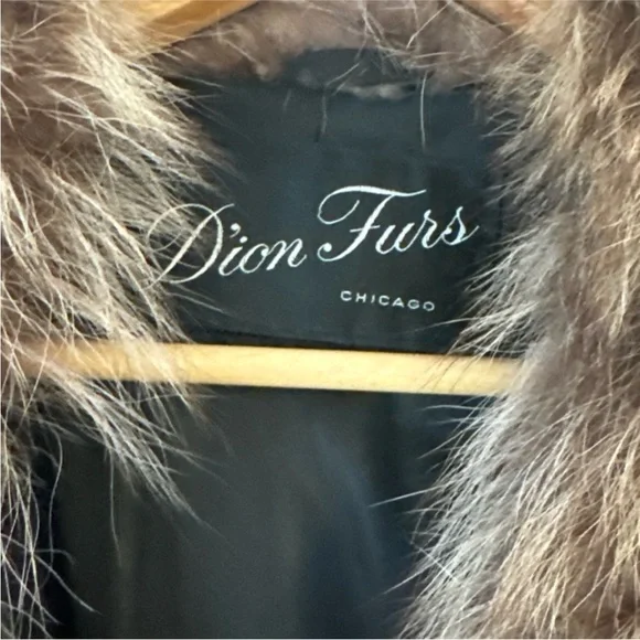 DION FURS Chicago fur size 12-14 Large - Picture 3 of 12